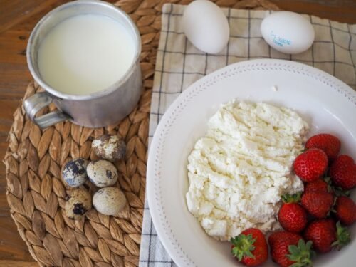 Baked Cottage Cheese Casserole with Strawberries (Syrna Zapikanka)