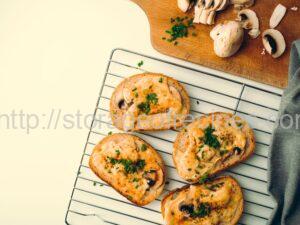 Salute Mushroom Toasts Baked in the Oven